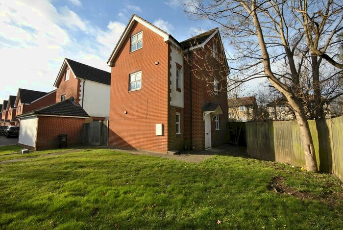 5 Bedroom Detached House To Rent In Woodbury Gardens, London SE12