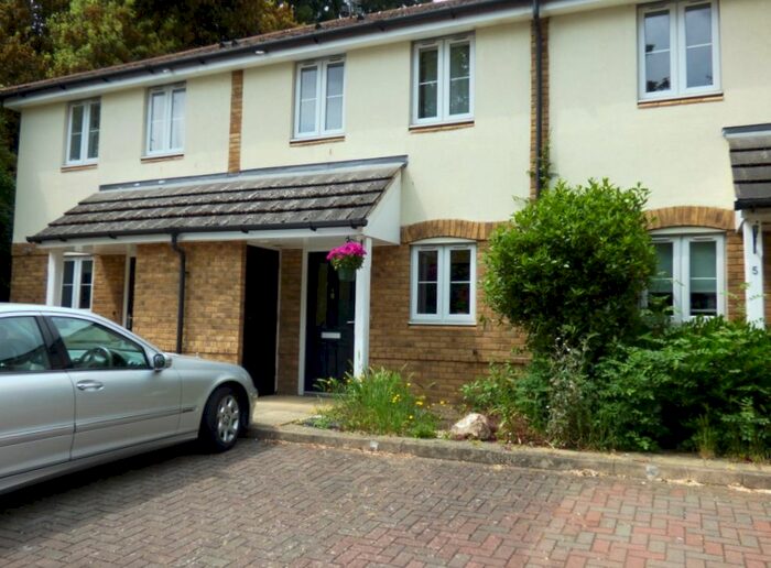3 Bedroom Terraced House To Rent In Badgers Rise, Woodley, Reading, RG5