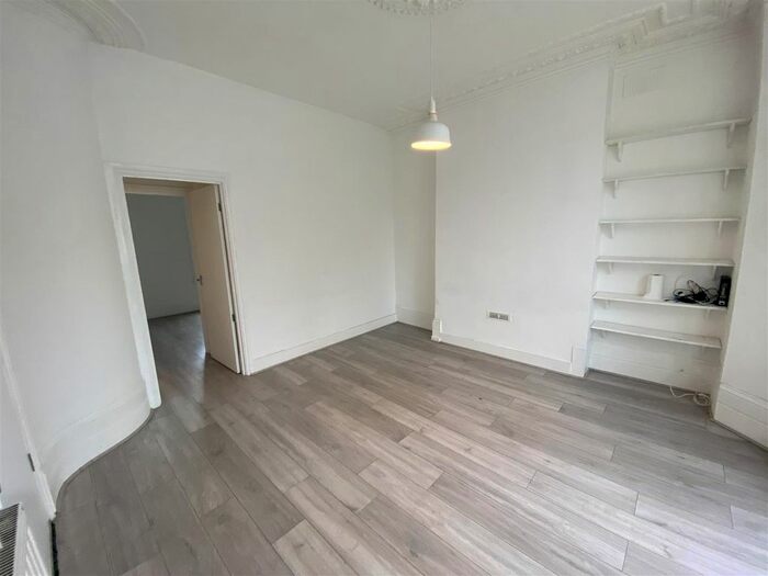 2 Bedroom Flat To Rent In Drakefell Road, London, SE14