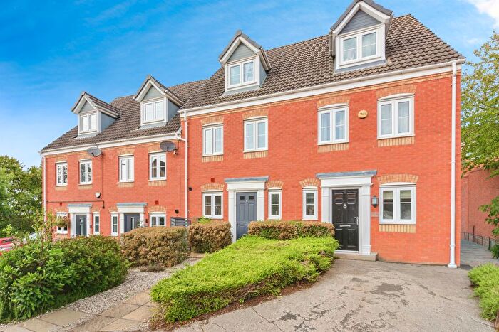 3 Bedroom Property For Sale In Russell Close, Wilnecote, Tamworth, B77