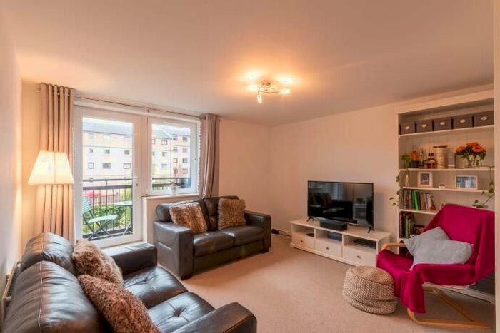 2 Bedroom Flat To Rent In Slateford Gait, Edinburgh, EH11