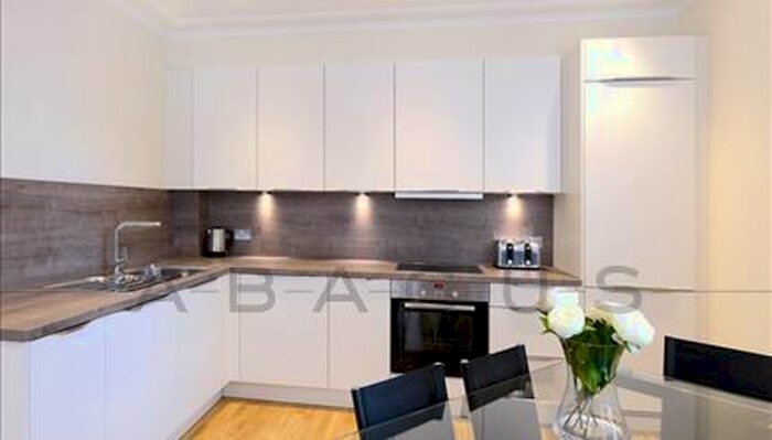 3 Bedroom Flat To Rent In Hamlet Gardens, Hammersmith, W6
