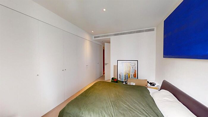 2 Bedroom Flat For Sale In Eastfields Avenue, Putney, London, SW18