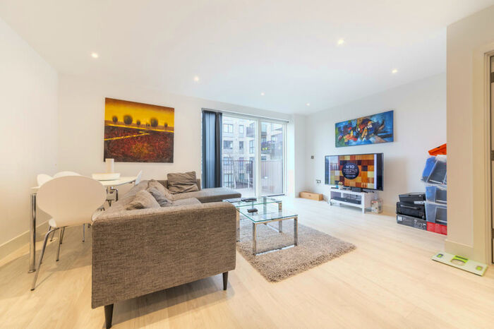 1 Bedroom Apartment To Rent In Abbotsford Court, Lakeside Drive, Park Royal, London, NW10