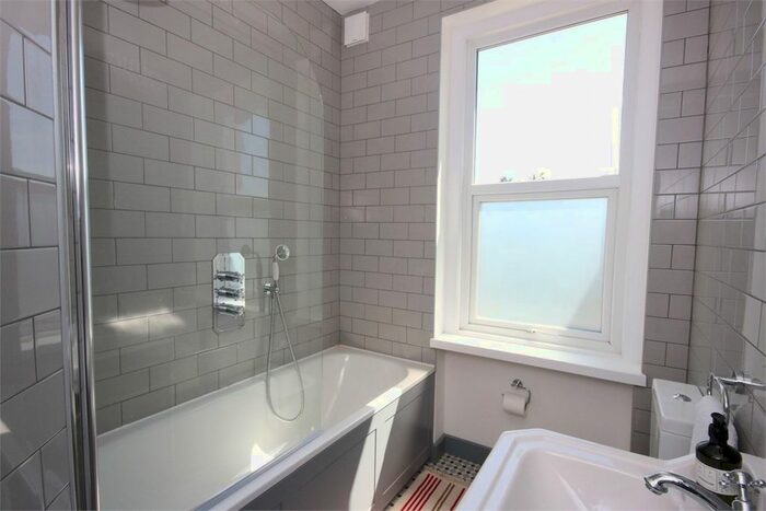 1 Bedroom Flat To Rent In Woodside Park Road, Woodside Park, N12
