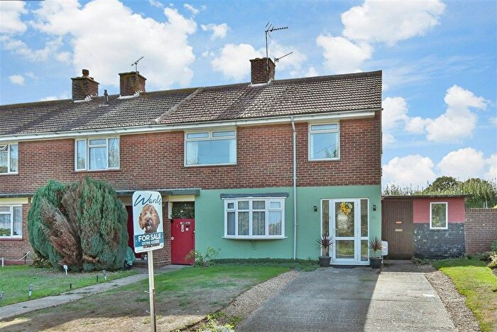 3 Bedroom End Terrace House For Sale In Swanstree Avenue, Sittingbourne, Kent, ME10