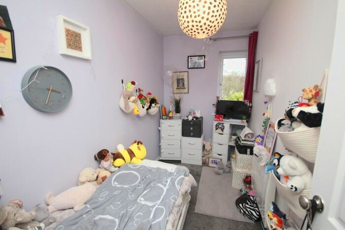 2 Bedroom Flat For Sale In Haysman Close, Letchworth Garden City, SG6