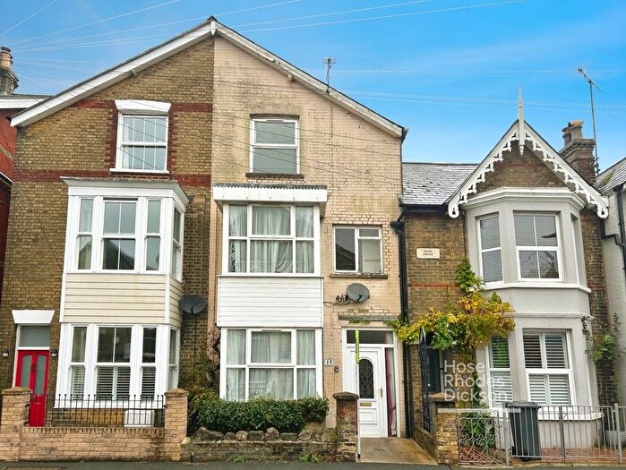 4 Bedroom Terraced House For Sale In Beckford Road, Cowes, Isle Of Wight, PO31