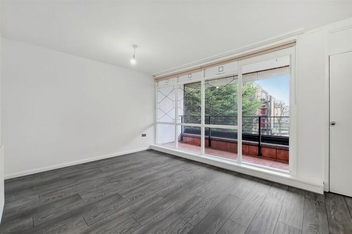 4 Bedroom Flat To Rent In Kildare Walk, Poplar, E14