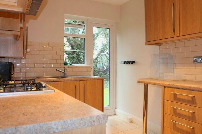 2 Bedroom Flat To Rent In College Road, Harrow Weald, Harrow, HA3