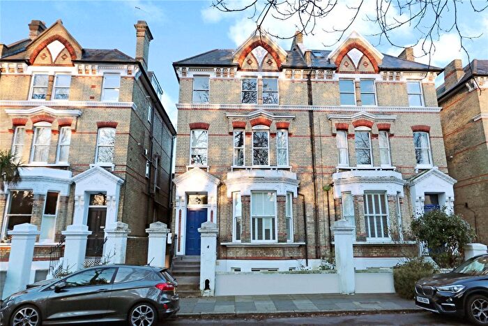 1 Bedroom Flat For Sale In Surbiton, KT6