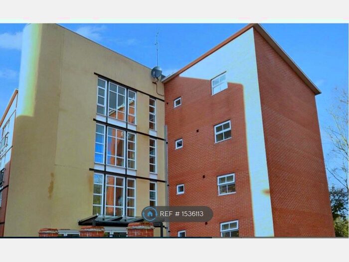 2 Bedroom Flat To Rent In Post Office Lane, Beaconsfield, HP9