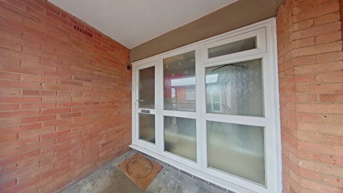 2 Bedroom Flat To Rent In Market Street, Watford, Hertfordshire, WD18