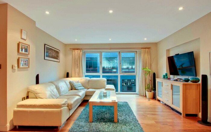 2 Bedroom Apartment To Rent In Clerkenwell Road, London, EC1M