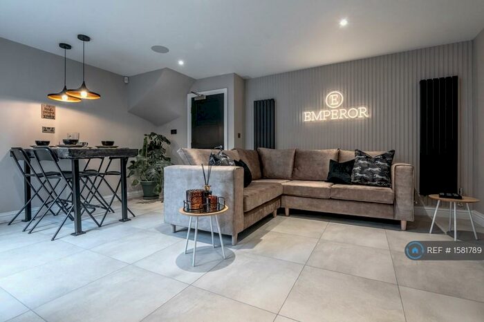 7 Bedroom Terraced House To Rent In Aigburth Road, Liverpool, L17