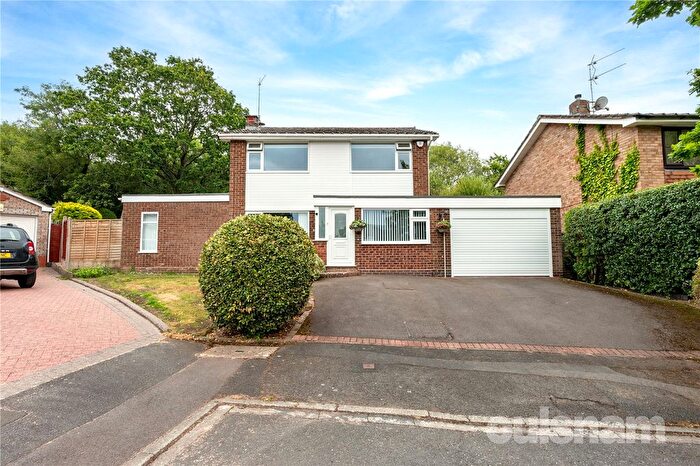 3 Bedroom Detached House For Sale In Tanglewood Close, Blackwell, Bromsgrove, Worcestershire, B60