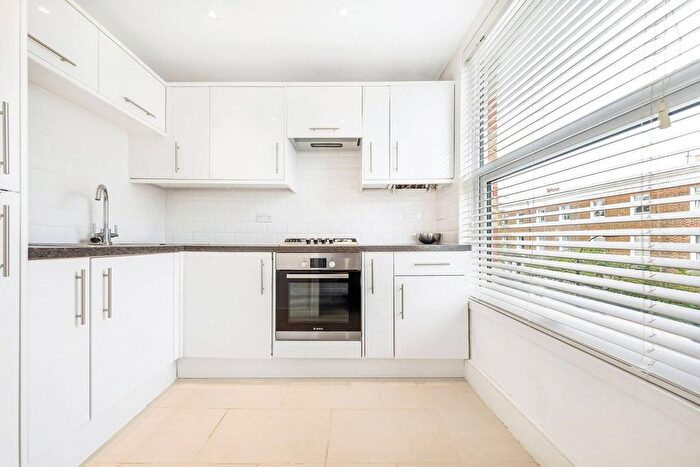 2 Bedroom Flat To Rent In Brackenbury Gardens, Brackenbury Village, London, W6