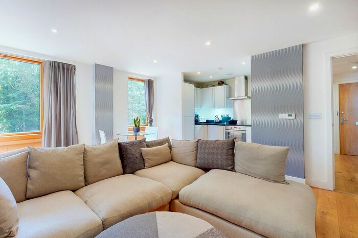 2 Bedroom Flat To Rent In Hornsey Lane, London, N6