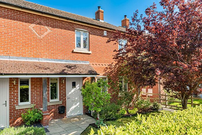 4 Bedroom Semi Detached House For Sale In Broadway Close, Chalgrove, OX44