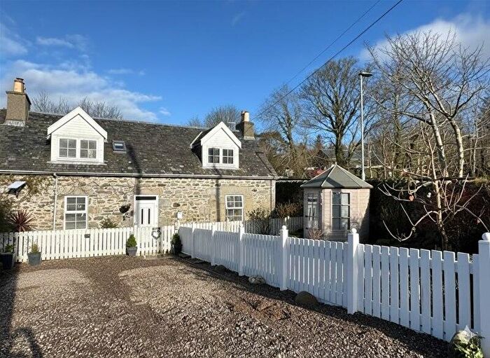 3 Bedroom Semi-Detached House For Sale In Tayinloan, PA29