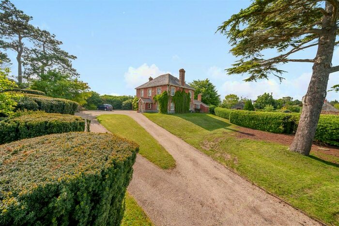 4 Bedroom Detached House For Sale In Stathe, Bridgwater, TA7