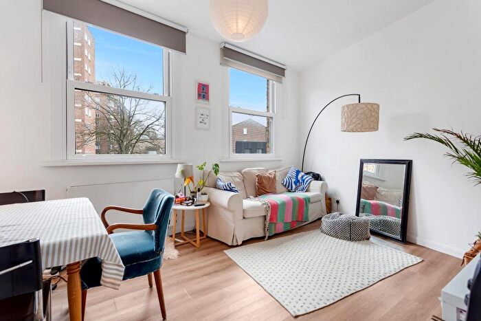 2 Bedroom Flat To Rent In Balls Pond Road, London, N1