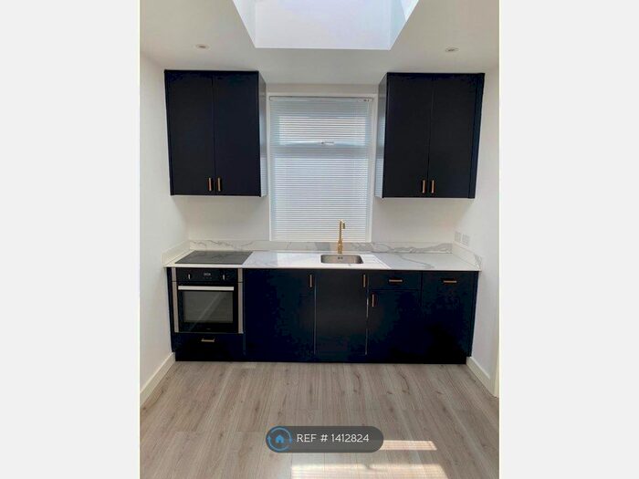 1 Bedroom Flat To Rent In Wightman Road, London, N8