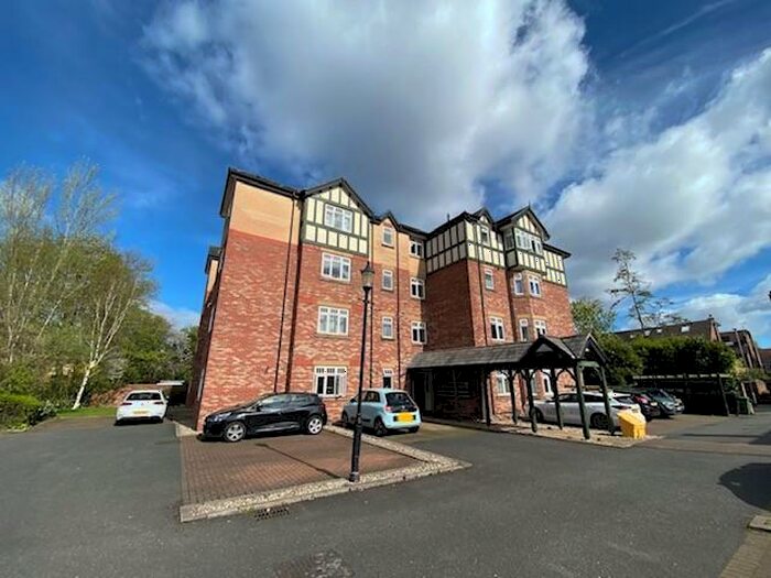 2 Bedroom Flat To Rent In St James Court, Moorland Road, Didsbury, M20