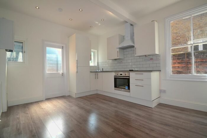 2 Bedroom Maisonette To Rent In Roxley Road, London, SE13