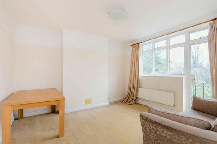 1 Bedroom Flat To Rent In Wilton Grove, Wimbledon, London, SW19