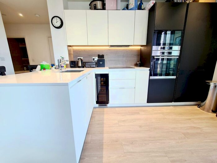 2 Bedroom Flat To Rent In Woodbury Down, London, N4