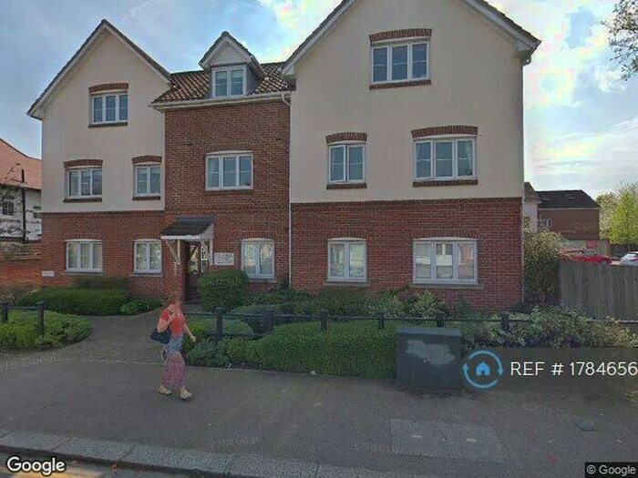 2 Bedroom Flat To Rent In Cranmer Court, Upminster, RM14