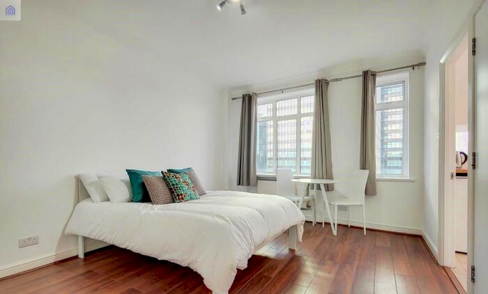 Studio To Rent In Warren Court, Euston Road, London, NW1