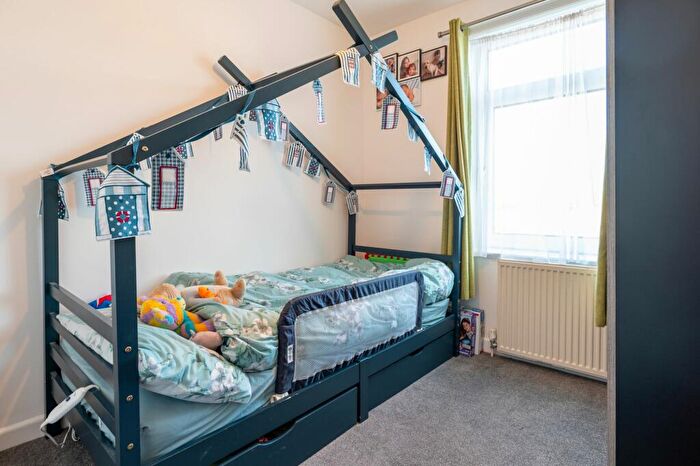 2 Bedroom Semi-Detached House For Sale In Warminster Road, Sheffield, S8