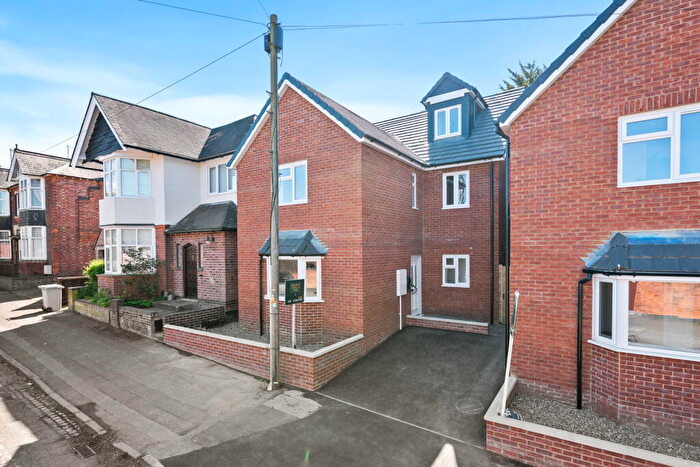 5 Bedroom Detached House For Sale In Neale Avenue, Kettering, NN16