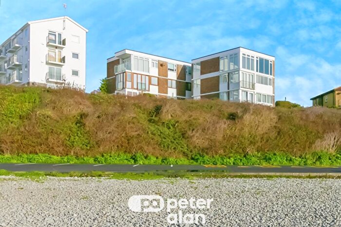 2 Bedroom Flat For Sale In Maesycoed, Barry, CF62