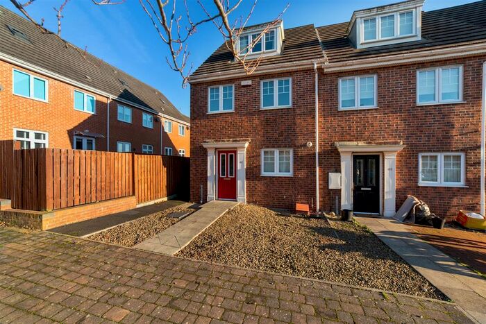 3 Bedroom Town House To Rent In Skendleby Drive, Kenton, Newcastle Upon Tyne NE3