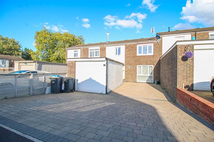 3 Bedroom Terraced House For Sale In The Maples, Harlow, CM19