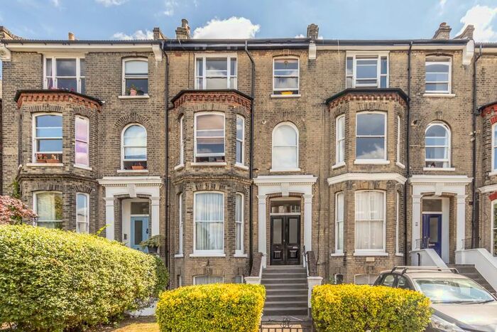 2 Bedroom Apartment To Rent In Tollington Park, Finsbury Park, N4