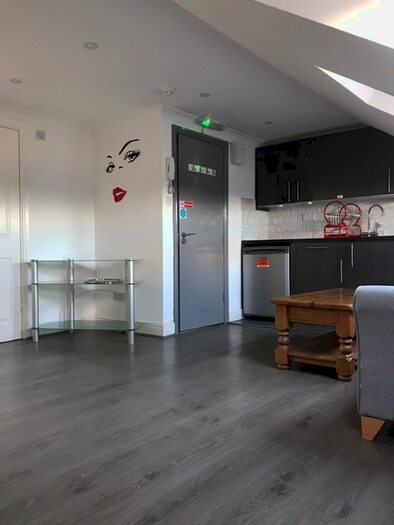 Studio To Rent In Thorold Road, Ilford IG1