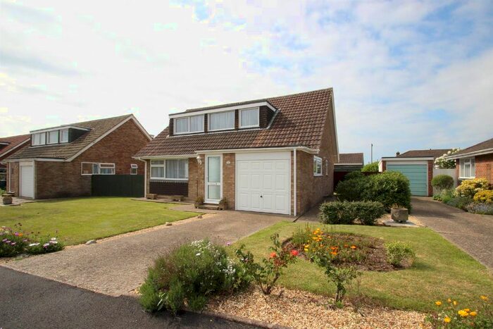 3 Bedroom Detached Bungalow To Rent In Rowan Tree Drive, Seaview, PO34