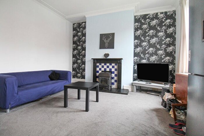 4 Bedroom Terraced House To Rent In Beechwood Mount, Burley, Leeds, LS4