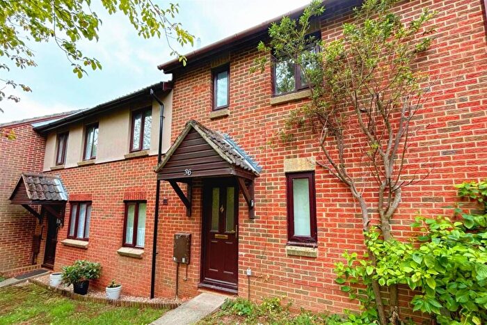 2 Bedroom Terraced House To Rent In Badger Farm, SO22