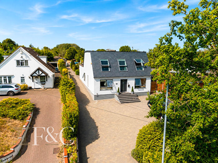 7 Bedroom Detached House For Sale In House + Annex And Acre Plot St Leonards Road, Nazeing, Essex, EN9