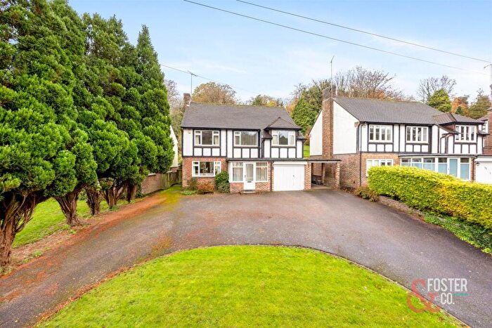 4 Bedroom Detached House For Sale In Woodland Drive, Hove, BN3