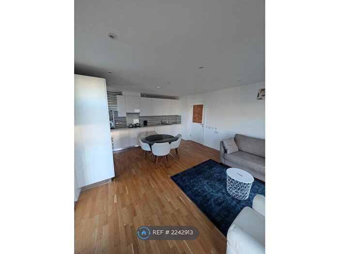 2 Bedroom Flat To Rent In Cavesson House, London, E20