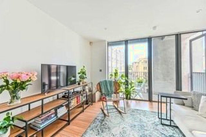 2 Bedroom Flat To Rent In City Walk, London, SE1