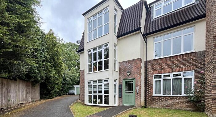 2 Bedroom Apartment To Rent In Doran Drive, Redhill, RH1