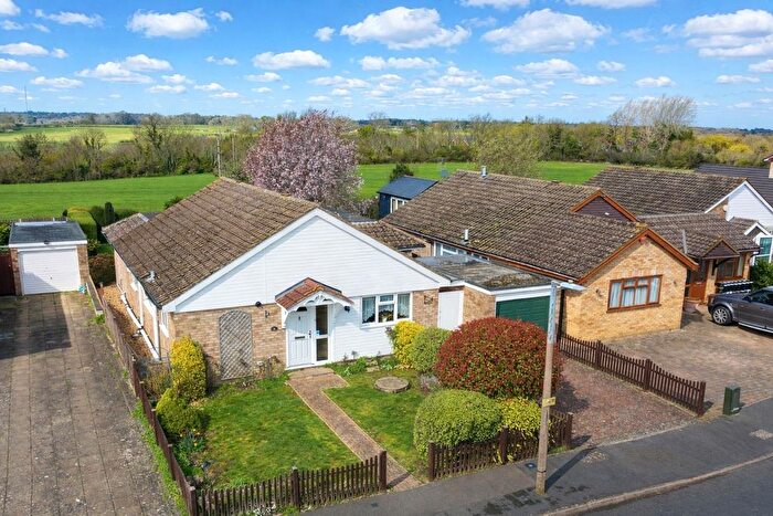 4 Bedroom Detached Bungalow For Sale In Chiltern Close, Goffs Oak, EN7