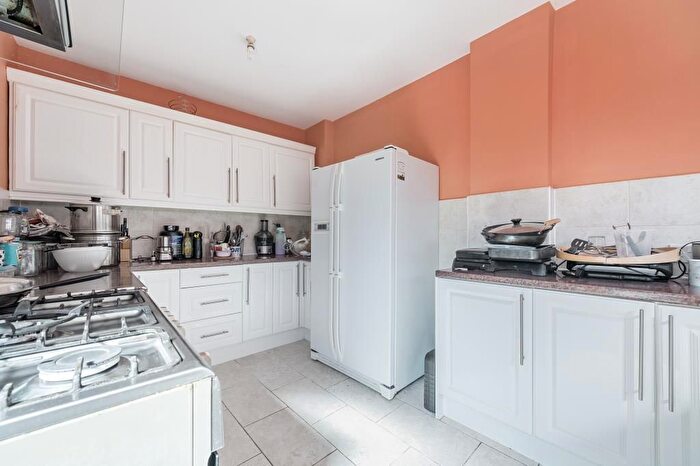 6 Bedroom Detached House For Sale In Wexham, Berkshire, SL3